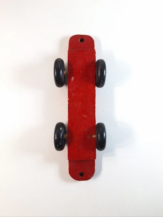 Vintage Red Wooden Toy Train Cars Set of 2 Pull-Along Locomotive & Flatbed Wagon - Picture 8 of 12